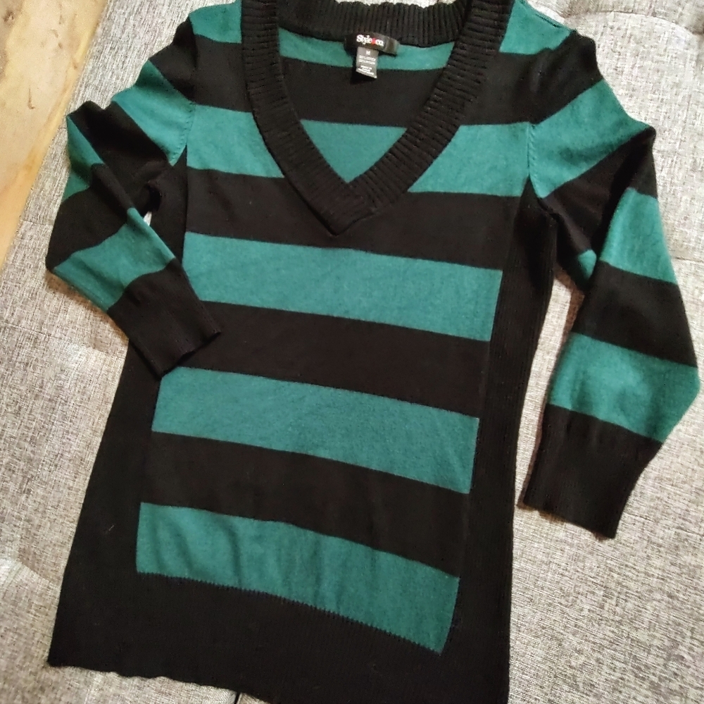 Style &Co. Midnight green black stripe v-neck sweater. Medium. - Picture 9 of 9